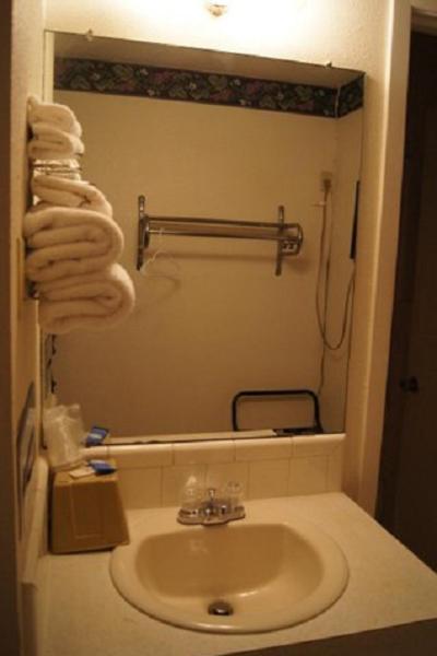 Budget Inn Waco Room photo